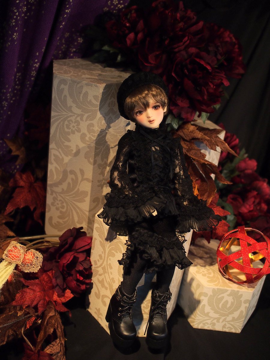 c_c_studio's tweet image. 今年の妖の宴は久しぶりにメイク変更した我が家の３人目で初のミニっ子、20歳の子天使椿の白雪も連れて行っていました✨☺️ 黄変軽減メイクでまだまだ元気です🩷 cocoさん(@MurmurCoco)のお気に入りウィッグは他の子用でしたが似合いすぎて固定にしたいです💘😻  #きゃっちメイク #murmurcoco