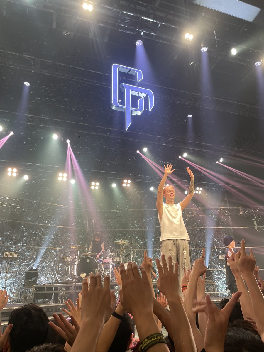 h11__rag1's tweet photo. 久々のワンマン。アツかった🔥 https://t.co/7moV7ZCgnM