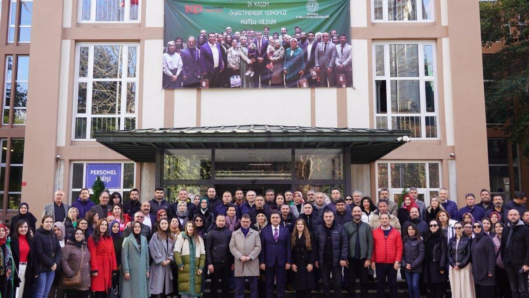 24 Kasım Öğretmenler Günü Pogramı kapsamında MEB tarafından 81 ilden öğretmenlerin seçilerek davet edildiği İstanbul programında ilimizi ve ilçemizi başarıyla temsil eden Bahçelievler Gazi İlkokulu Müdür Yardımcısı Ömer Çokal Hocamız Serdivan Maarif Ailesine büyük gurur yaşattı.