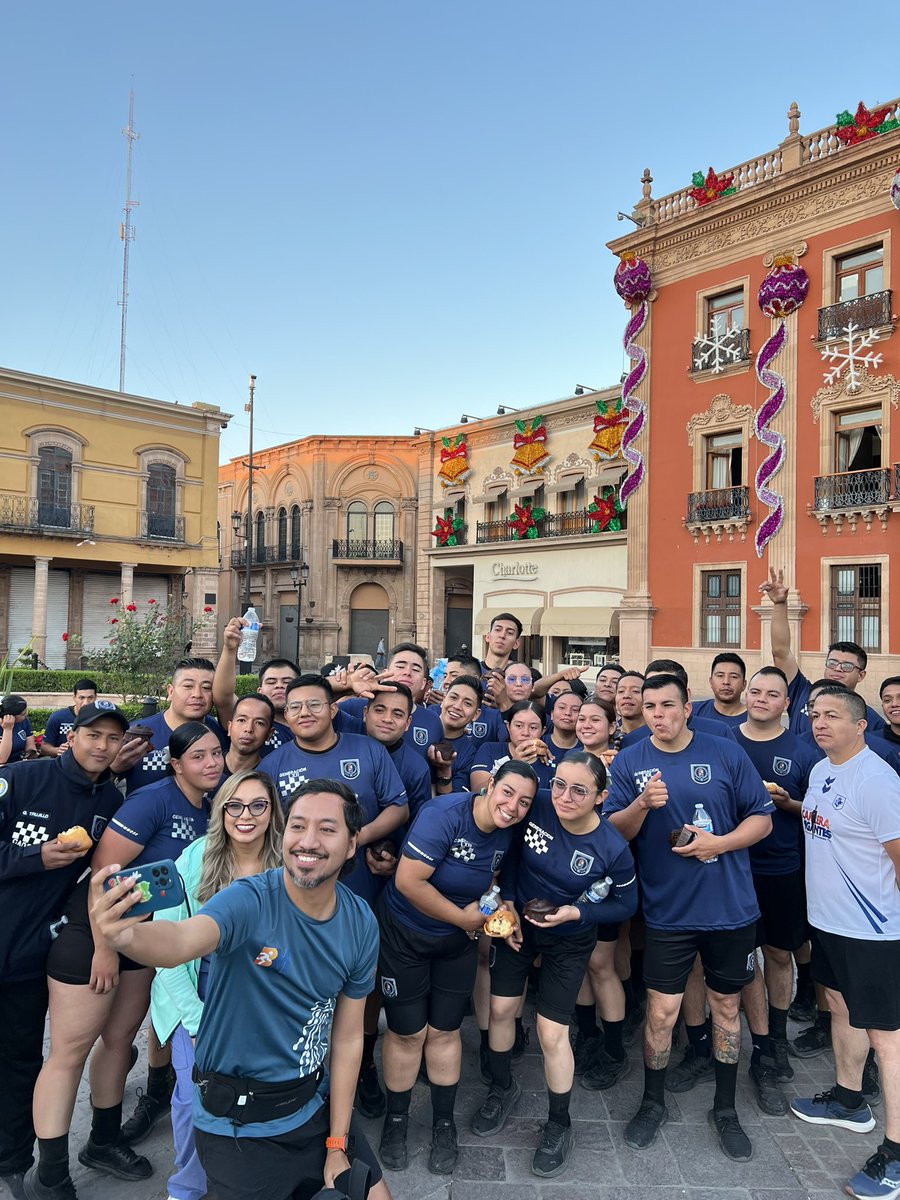 betomof's tweet image. 👮🏽‍♂️Terminamos el entrenamiento con los #Cadetes de Policía @Seguridad_Leon 🚔

#YoQuieroALeón tranquilo y seguro.