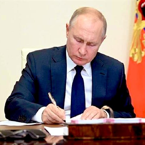 RadarHits's tweet image. JUST IN: 🇷🇺 

Russia's President Putin has officially signed law regulating #Bitcoin and crypto as property and exempting transactions from VAT tax.