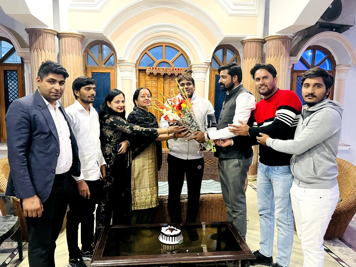 बड़े भाई रविंद्र भाटी जी <a href="/Ravinder_ASPK/">Ravindra Bhati Gurjar</a> को जन्मदिन की अन्नत शुभकामनाएं 🎉🎉 
<a href="/itsanilkasana/">अनिल कसाना बदौली 🇮🇳</a> <a href="/Vinaychapranag1/">Vinay chaprana advocate</a> <a href="/ChPiyushGurjar/">Piyush Chaprana</a> <a href="/ChMohitTanwar22/">चौ० मोहित तंवर गुर्जर</a>