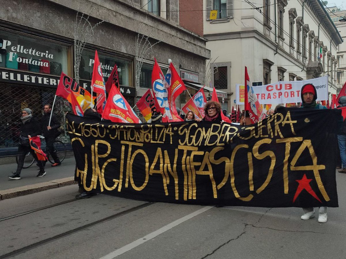 GPI_1948's tweet photo. Oggi, come Giovani Palesinesi, siamo scesi in piazza con lavoratori e lavoratrici in #sciopero contro il genocidio in Palestina, a supporto della resistenza palestinese e contro il #Ddl1660. Uniti per la giustizia, contro oppressione e sfruttamento. ✊ #FreePalestine https://t.co/At45Lyr0wg