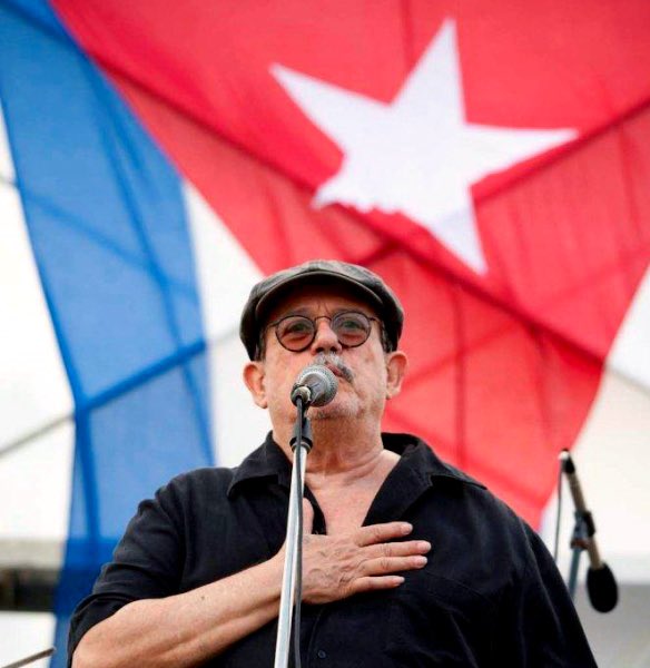 Querido Silvio, felicidades en tu cumpleaños. Sigo escuchándote cuando el camino es difícil. Y cuando no lo es también. Gracias por estar. 

Que pases un hermoso día con tus seres queridos y con los mejores deseos de quienes te queremos por tu inmensa obra.