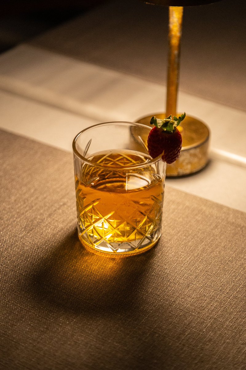 How about ending the day with a glass of drink?

📍Meroddi LaPorta Hotel✨ Roof

#meroddihotels #meroddilaportahotel #galata #beyoglu #hotel #boutique #boutiquehotel #history #hospitality