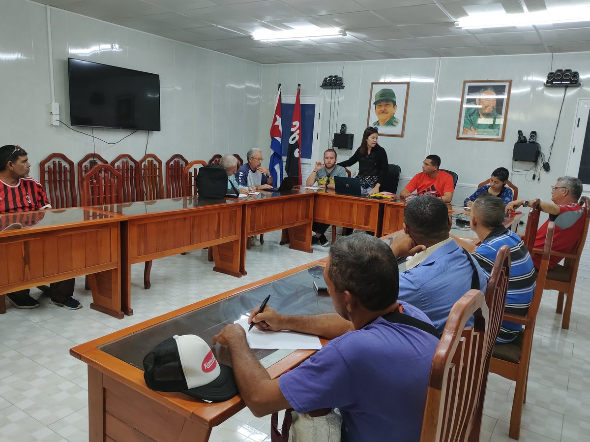 Con la propuesta de diferentes acuerdos que contribuyen al mejoramiento de la biodiversidad marina se realizó en <a href="/epi_gran/">EpiGran</a> un encuentro  de continuidad del proyecto Internacional ConPesca, auspiciado por el Centro de Investigaciones Pesqueras.#MinalXCuba