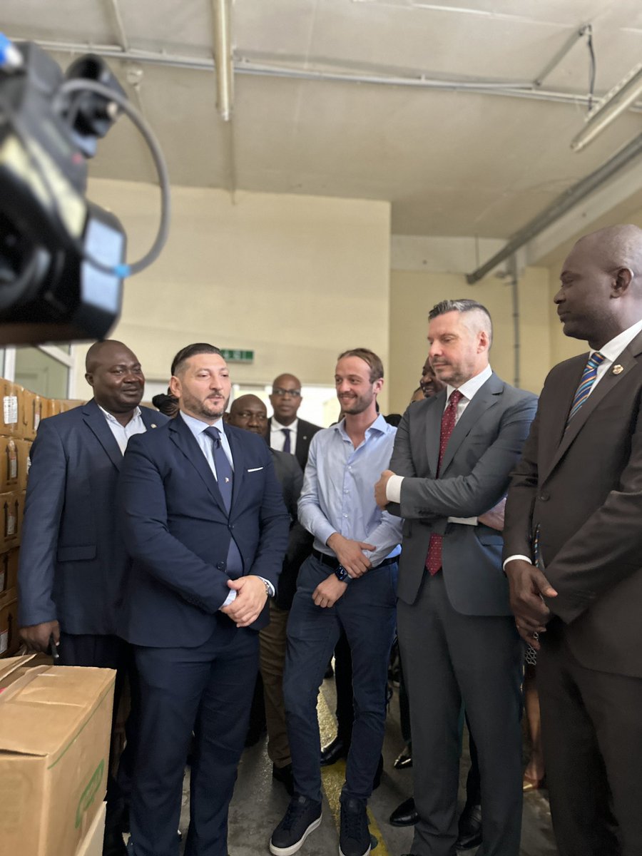 / ACTUALITÉ /

🇮🇹🤝🇬🇦 Visite officielle au CHU de Libreville !

Nous avons eu l’honneur de recevoir ce jour S.E. Stefano Moscatelli, Ambassadeur d'Italie au Gabon, accompagné de son équipe. Cette visite témoigne du soutien précieux de l’Italie envers notre établissement.