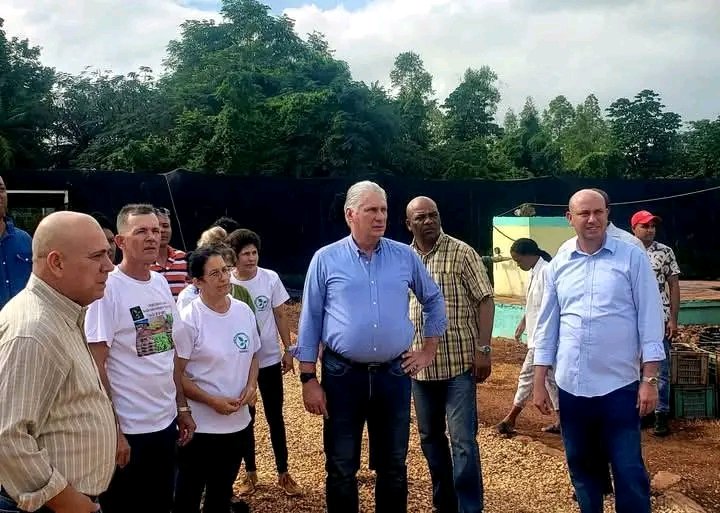 ✅Visita del presidente Miguel Díaz-Canel Bermúdez a #CiegodeÁvila 
🗣️"Hemos estado en los municipios capitales de las provincias de Camagüey y Ciego de Ávila. Otra vez apreciamos que en muchos lugares de #Cuba contamos con proyectos exitosos.#INOTUCAV