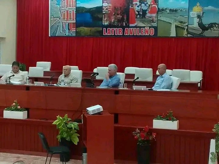 👉Miguel Díaz Canel Bermúdez primer secretario del Comité Central del PCC y Presidente de la República de Cuba evaluó, en la tarde de este jueves, los resultados de trabajo del municipio #CiegodeAvila, acción que cumple con el objetivo de corregir distorsiones.#INOTUCAV