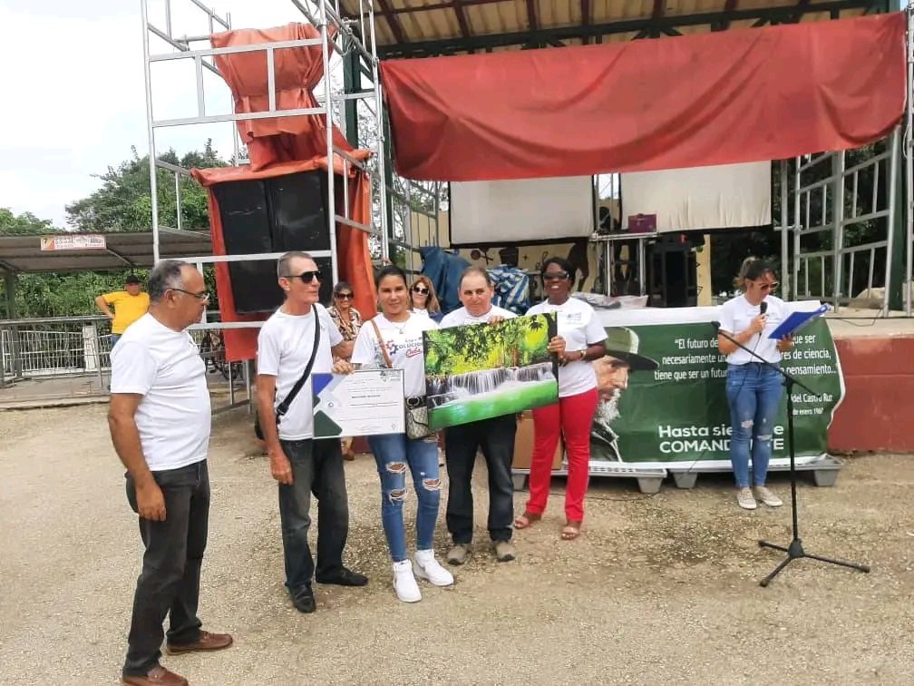 ✅ Recibe #Avilmat Premio de Innovación Relevante en la Feria Provincial de Innovación para el Desarrollo, por el impacto social y económico de la elaboración del tornillo sinfín de la planta de Yeso Calcinado, de Jorge Viamonte Mayea, innovador  Yeso Punta Alegre.#INOTUCAV