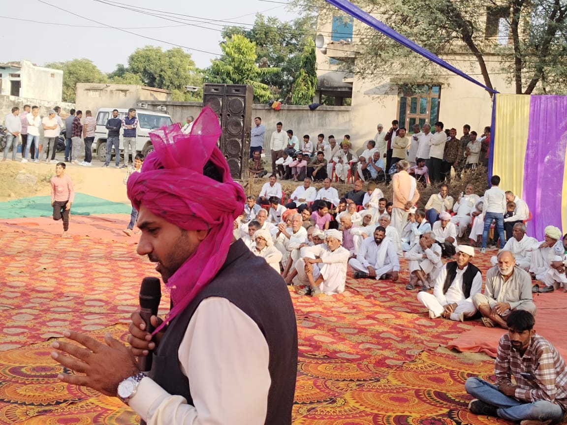 mpalwar's tweet photo. बनहड और बहरोड़ कस्बा के विभिन्न पारिवारिक समारोहों में आज उपस्थित हुआ। स्वागत करने के लिए और अपना स्नेह देने के लिए बहुत धन्यवाद!
#mohityadavbjp
#MohitYadavBehror
#mohityadav
#mpalwar
#behror https://t.co/LXYPNUtWZ8