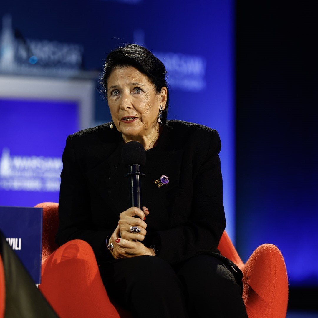 .<a href="/FundPulaskiego/">Fundacja Pułaskiego</a> and <a href="/WarsawForum/">WarsawSecurityForum</a>  stand behind President Salome Zourabichvili <a href="/Zourabichvili_S/">Salome Zourabichvili</a>  and the Georgian nation as they defend #Georgia’s democratic values and #European future. 

Her steadfast opposition to electoral fraud and #Russian interference demonstrates a