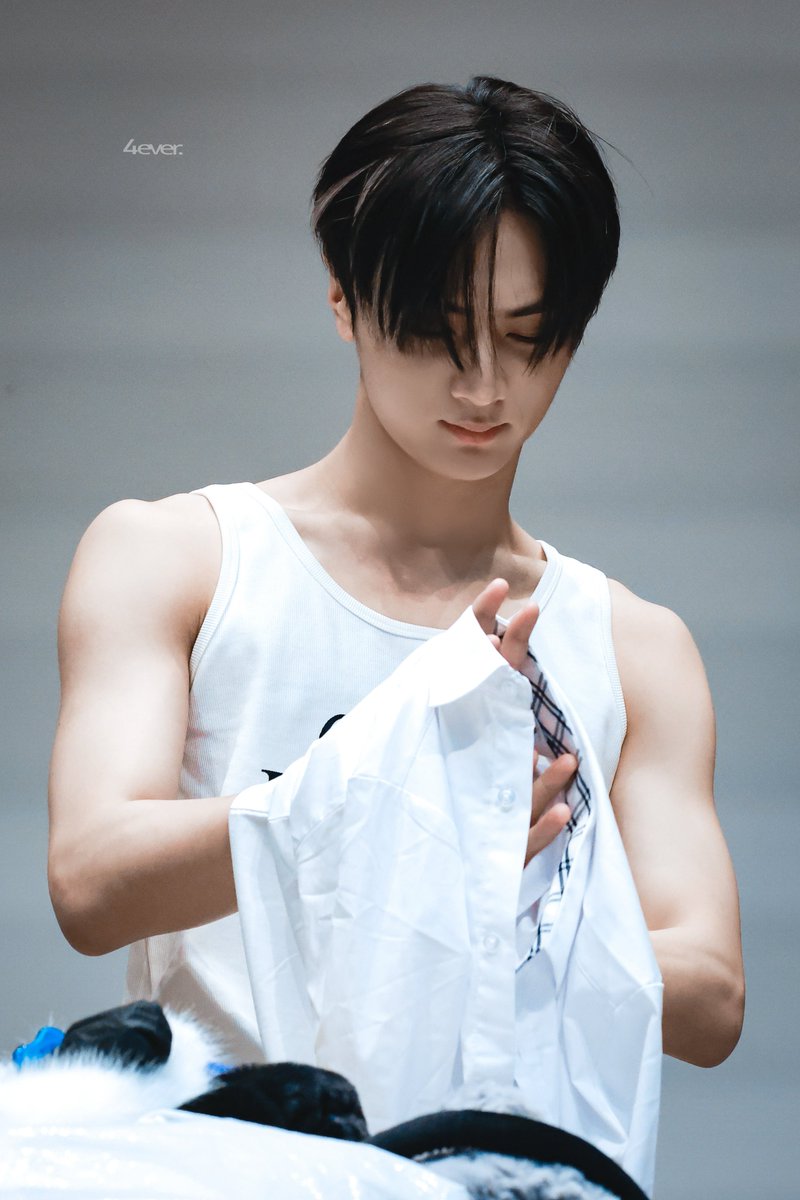 4𝒆𝒗𝒆𝒓. tweet media