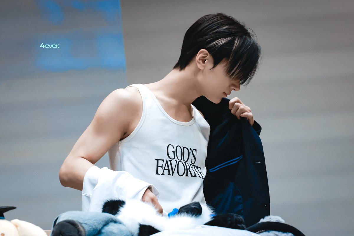 4𝒆𝒗𝒆𝒓. tweet media