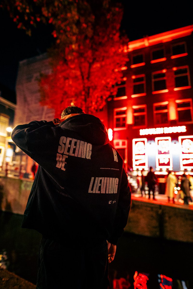 siblabel's tweet photo. black friday is here 😏 stay warm and rep SIB with our new hoodies - now 15% off using code SIB15 ❄️🔥 check all the merch and gear up for the cold season in style via https://t.co/mrdfnPq4S4 🖤 https://t.co/rYaNMQl9lR