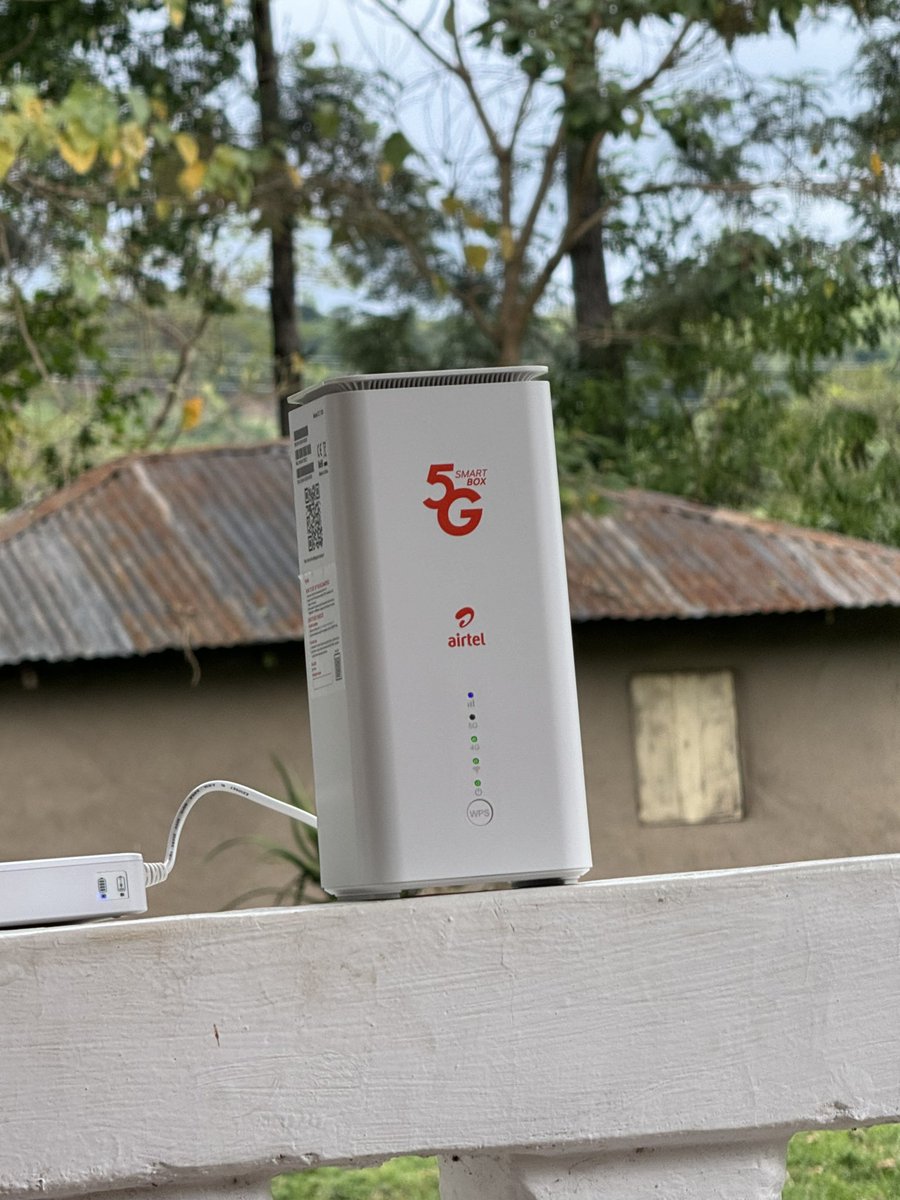 ParvSigey's tweet photo. @AIRTEL_KE one of the best routers I have ever come across. With its own power bank you don’t need to plug to power to work. https://t.co/eWBWGaeQEL