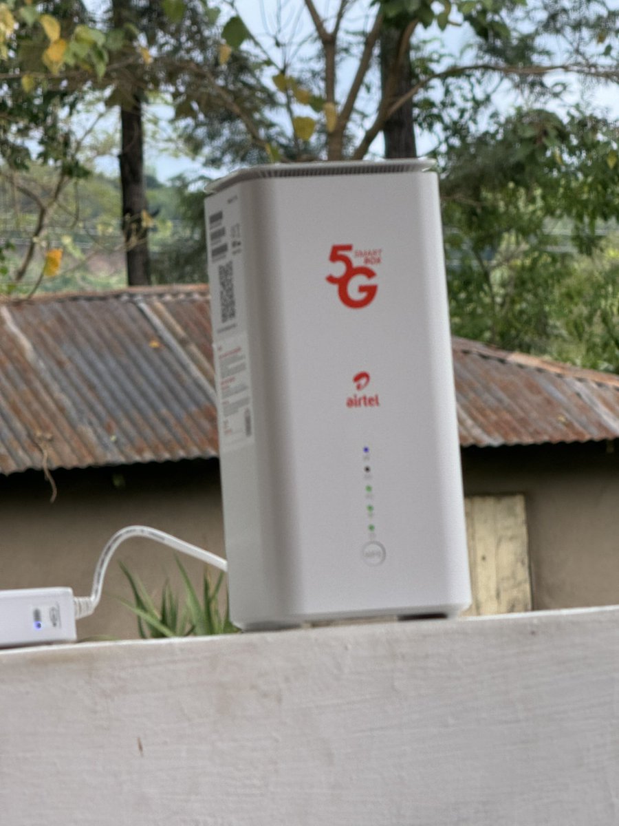 ParvSigey's tweet photo. @AIRTEL_KE one of the best routers I have ever come across. With its own power bank you don’t need to plug to power to work. https://t.co/eWBWGaeQEL
