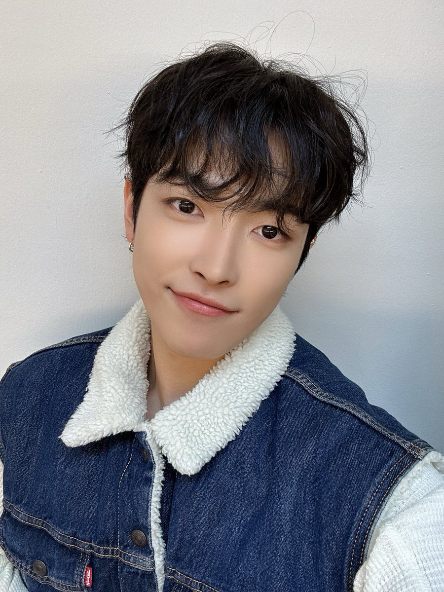 1107wrld's tweet photo. 241129 fromm update #홍중 https://t.co/7xZ2tatDBW