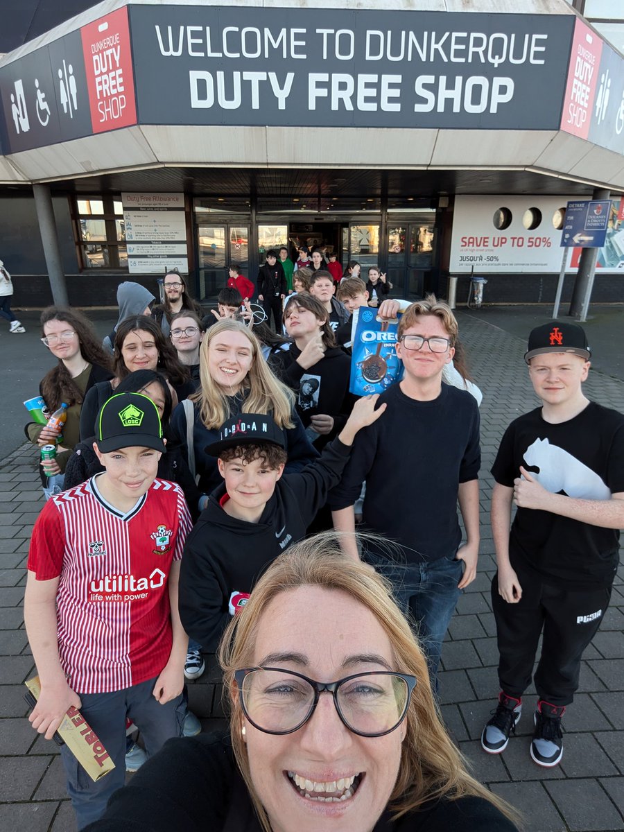 Mrs Thomas tweet media