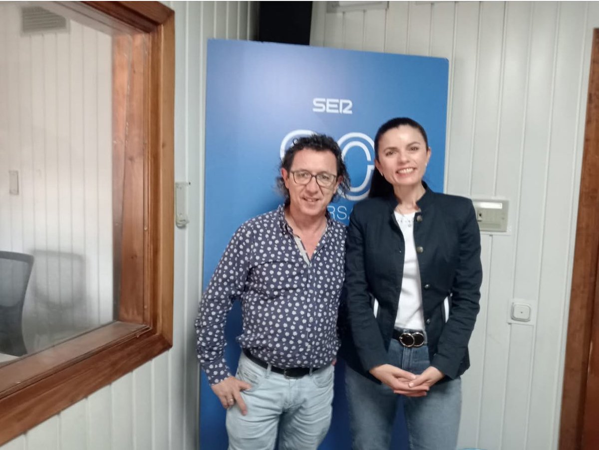 Charo Merino (@charo_79) on Twitter photo 📌 Encantada de haber podido participar en la Consulta Sanitaria de <a href="/RadioLinaresSER/">Radio Linares</a> hablando de los riesgos de la cirugía estética y como minimizarlos.
📌 Las enfermeras tenemos que combatir bulos y educar para la salud.
#cuidandoenquirofano
cadenaser.com/audio/17327898… 📌 Encantada de haber podido participar en la Consulta Sanitaria de <a href="/RadioLinaresSER/">Radio Linares</a> hablando de los riesgos de la cirugía estética y como minimizarlos.
📌 Las enfermeras tenemos que combatir bulos y educar para la salud.
#cuidandoenquirofano
cadenaser.com/audio/17327898…