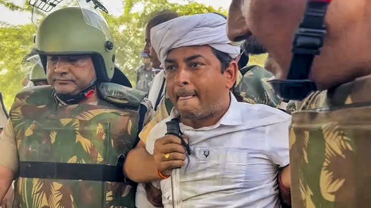 Praveen Fouji (@praveenfouji) on Twitter photo फिर लड़ेंगे फिर जीतेंगे!
अभी बुरे दिन चल रहे हैं दुख भरे दिन भी जल्द बीतेंगे! ये बगावत का बिगुल बज चुका है राजस्थान ही नही पूरे हिंदुस्तान मे बगावत होगी और सत्ता परिवर्तन निश्चित है!
#नरेश_मीणा_को_रिहा_करो
<a href="/NareshMeena__/">Naresh Meena</a> <a href="/ashokgehlot51/">Ashok Gehlot</a> <a href="/SachinPilot/">Sachin Pilot</a> <a href="/GovindDotasra/">Govind Singh Dotasra</a> फिर लड़ेंगे फिर जीतेंगे!
अभी बुरे दिन चल रहे हैं दुख भरे दिन भी जल्द बीतेंगे! ये बगावत का बिगुल बज चुका है राजस्थान ही नही पूरे हिंदुस्तान मे बगावत होगी और सत्ता परिवर्तन निश्चित है!
#नरेश_मीणा_को_रिहा_करो
<a href="/NareshMeena__/">Naresh Meena</a> <a href="/ashokgehlot51/">Ashok Gehlot</a> <a href="/SachinPilot/">Sachin Pilot</a> <a href="/GovindDotasra/">Govind Singh Dotasra</a>