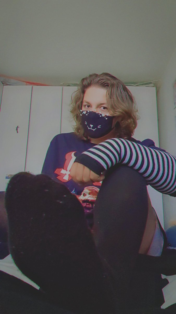 _tinydragonboy's tweet image. Femboy steppies? #femboysfriday