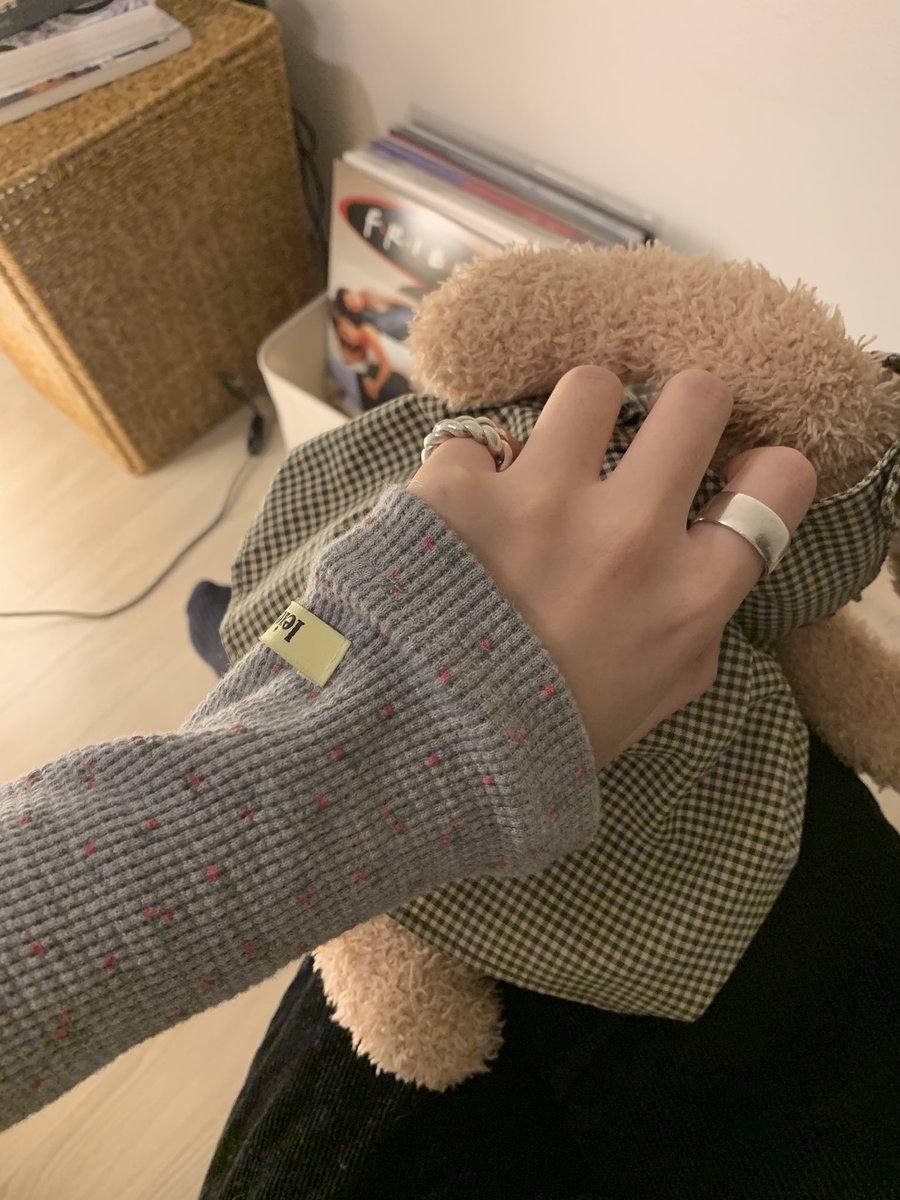 붕세권 아닌 사람은 한번에 많이 사놓고 냉동시켰다가 에프 돌리면 됨 ~ 집에서 붕어빵 먹고싶을 때 바로 먹을 수 있고 오히려 좋아