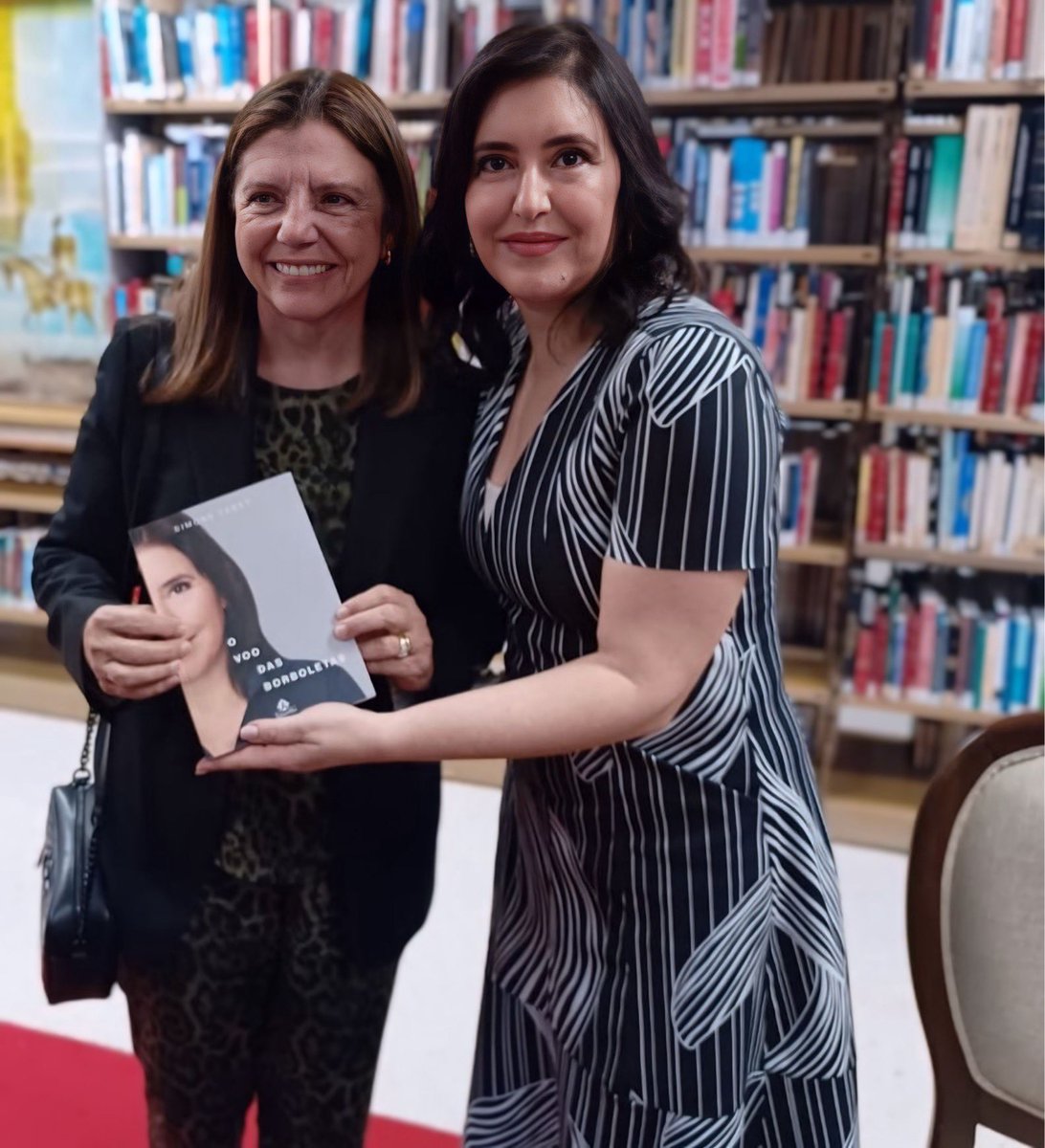 Tive a alegria de prestigiar o lançamento do livro O Voo das Borboletas da minha amiga Simone Tebet. Uma obra que já nasce inspiradora, assim como a trajetória dessa mulher admirável.