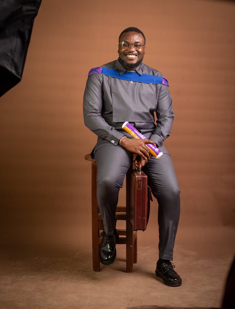 I did my best God did the rest

Akinrinsola babajide azeez, B.Eng. (Electrical and Electronics Engineering), Federal University of Technology, Akure (FUTA), 
Cgpa-4.07