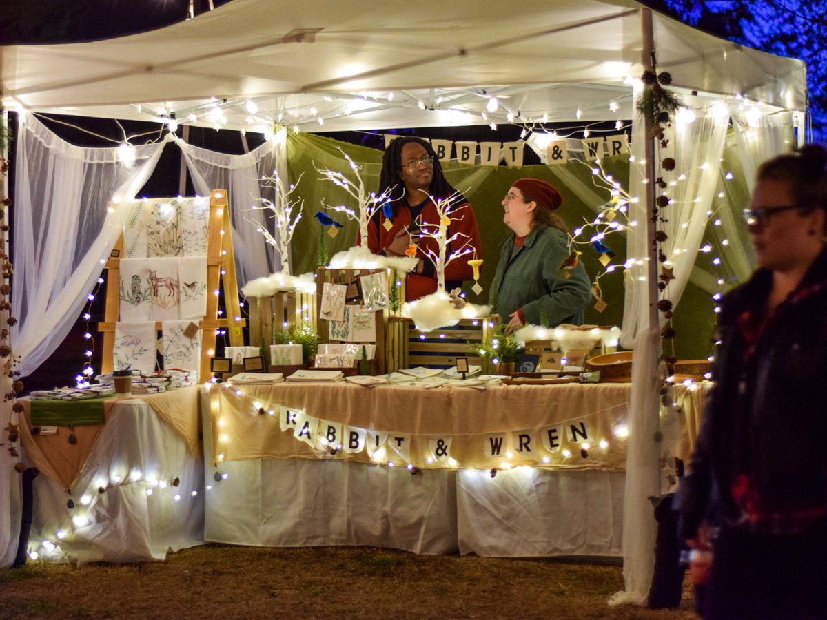 Who needs Black Friday when Merry Market is next weekend? 🛍️🎄 

Dodge the crowds &amp; shop local at Maymont instead!

On Dec 7 &amp; 8, more than 70 local artisans will offer an amazing variety of hand-made gifts in a festive setting on the Carriage House Lawn. bit.ly/4eP8ROo