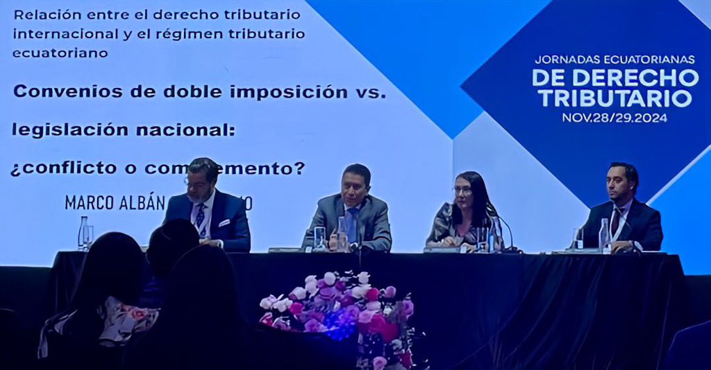 👨🏻‍⚖️ #HOY | El conjuez de la #SalaTributariaCNJ de la <a href="/CorteNacional/">Corte Nacional de Justicia</a> de Justicia, Dr. Marco Albán, participó como ponente en las Jornadas Ecuatorianas de Derecho Tributario, organizadas por el Instituto Ecuatoriano de Derecho Tributario <a href="/EcIEDT/">IEDT</a>.