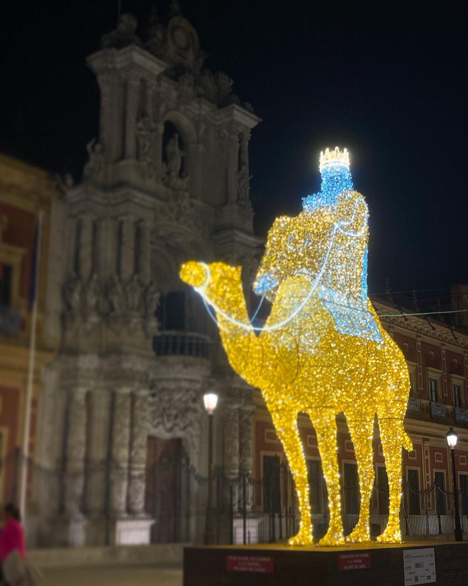 jlsanzalcalde's tweet photo. Estamos probando… ⏳👑💫 

#SevillaCapitaldelaIlusión #NavidadSevilla24 https://t.co/ml6Y7VwPWD