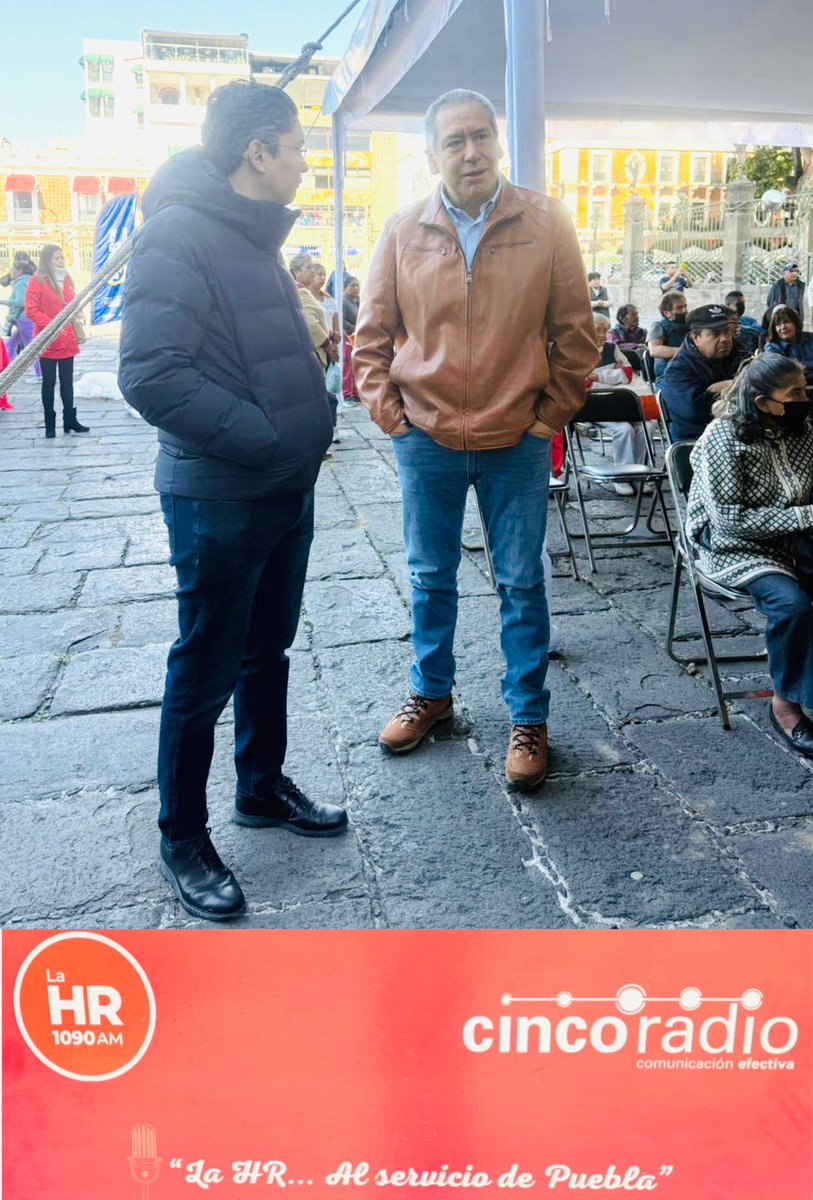 Nuestro líder de <a href="/CTMPuebla/">CTM_FTPuebla</a> <a href="/leobardosoto/">Leobardo Soto</a> felicitó a la Sra. #CoralCastilo de Cañedo, Jaime Cañedo y a todo el equipo del noticiero Buenos días por 36 aniversario y de lahr.mx 📻  por estos 85 años al servicio de Puebla. 
¡Enhorabuena, que sigan los éxitos!🎂🎉📻