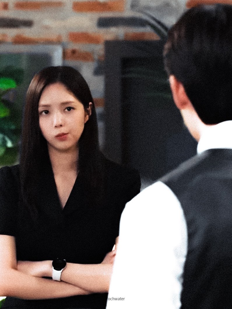 shengjianbaozis's tweet image. #whenthephonerings #whenthephoneringsep3 

heejoo’s cute pouty angry face “🫤” after baek saeon kept trolling sangwoo during lunch by asking him personal questions 😭 

(saeon was trying to get a feel of his competition LMAOO) 

the cutest bunny heejoo 🐰~