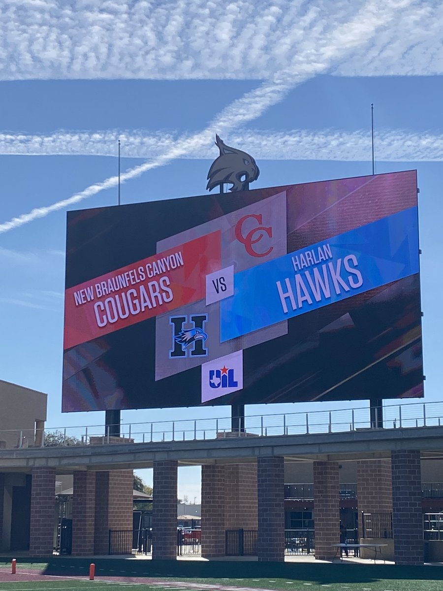 KPRCNick's tweet photo. The coin has been flipped for this 6A Regional playoff showdown here at Texas State’s Bobcat Stadium as @HarlanHawks_FB takes on @Canyon_Football. You’ll get to see the highlights and hear from the winning team tonight on @ksatnews 🏈🏆 @KSATbgc https://t.co/0iyBdczQmJ