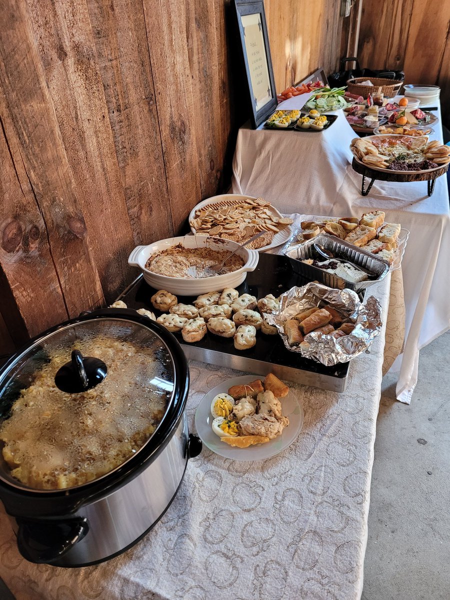 SmallPettingZoo's tweet photo. Thanksgiving Round 2, the appetizers! https://t.co/qliF85Bw0g