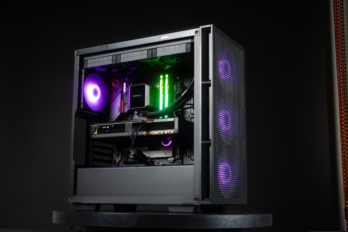 META PCs tweet media