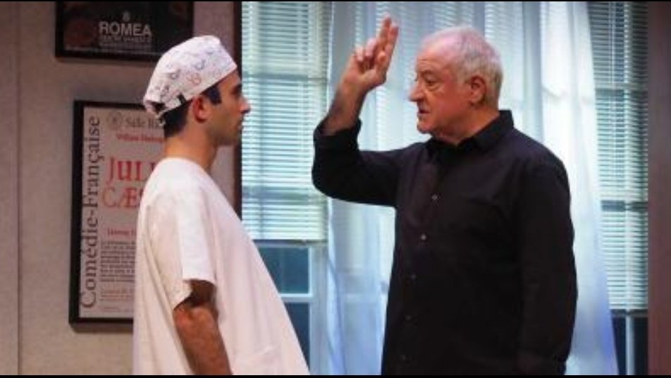 Iván F. Mula 🏳️🌈 (@ivanfmula_t) on Twitter photo Estrena a <a href="/temporadaalta/">Temporada Alta</a>, #MortDUnComediant, de Guillem Clua és un homenatge al teatre com a força més gran que la vida. Un còctel de referències, humor, melodrama i intriga molt ben resolt, amb un immens Jordi Bosch que emociona i captiva. Dels millors textos de Clua. Estrena a <a href="/temporadaalta/">Temporada Alta</a>, #MortDUnComediant, de Guillem Clua és un homenatge al teatre com a força més gran que la vida. Un còctel de referències, humor, melodrama i intriga molt ben resolt, amb un immens Jordi Bosch que emociona i captiva. Dels millors textos de Clua.