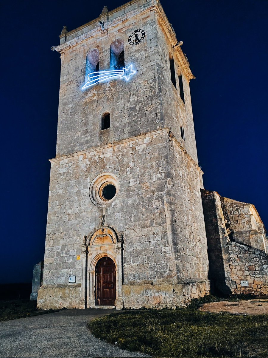 No somos de ostentación ni contaminación lumínica 🤷🏻‍♂️😋 Pero tenemos nuestro encanto 😍 La Navidad ya ha llegado a #castrilloSolarana