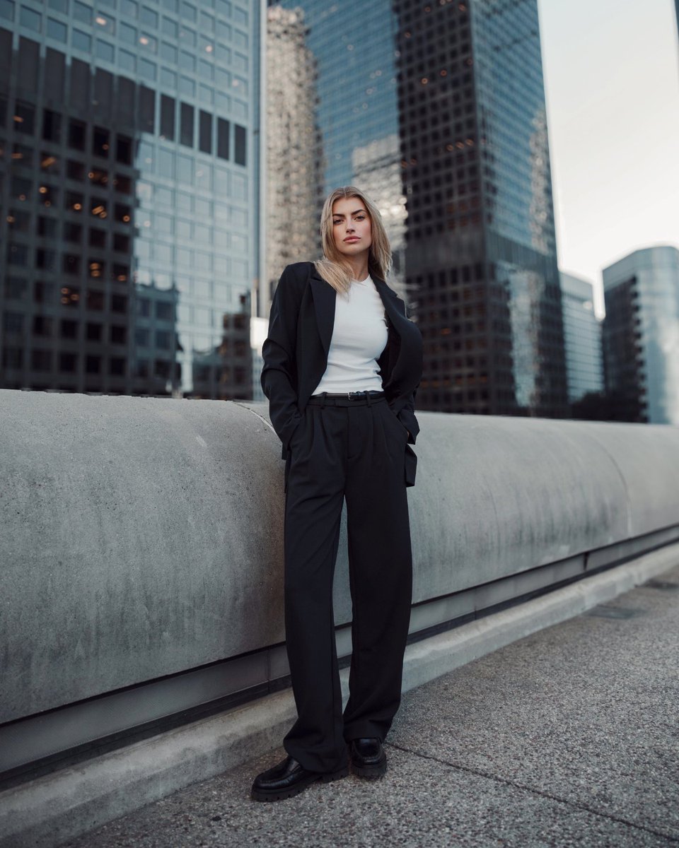 cutsclothing's tweet image. Essentials for her like the Tomboy Tee and Essential Pant are now 30-40% Off for a limited time only during our Black Friday Sale.