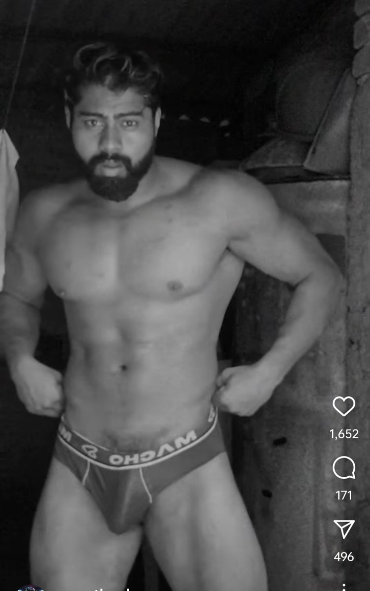 উফ! এমন রডওয়ালা পুরুষ!  সাথে পুরুষালী স্মেল! ব্যস! আর কী চাই!