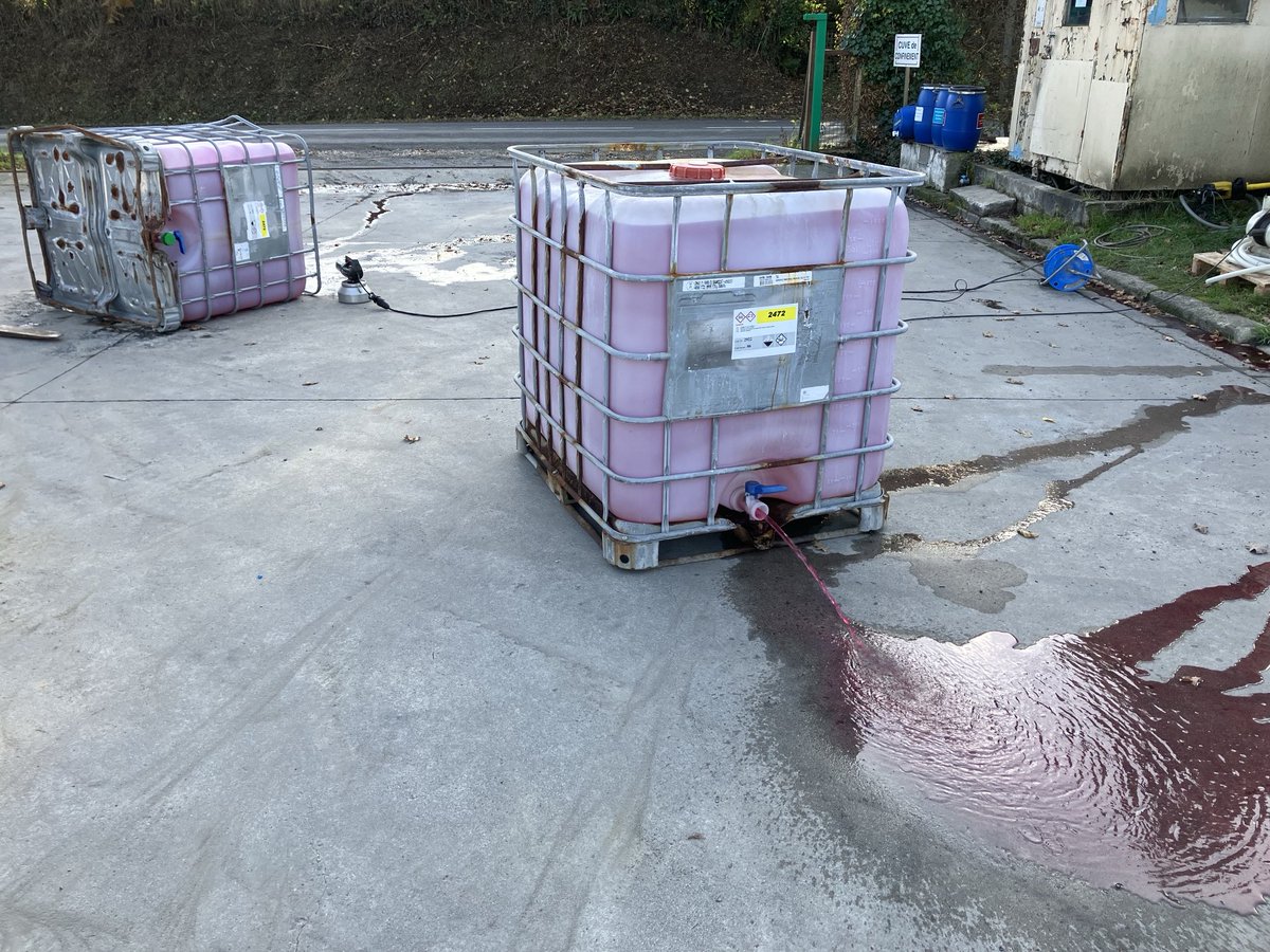 poissonchristo6's tweet photo. Clap de fin de formation pour les stagiaires #RCH2. @SDIS50 @Gendarmerie. Merci aux industriels #CMC material #fabrinor pour la mise à disposition des infrastructures.👏👏🚒🧪👨🏻🚒 https://t.co/9zF1LKqof0