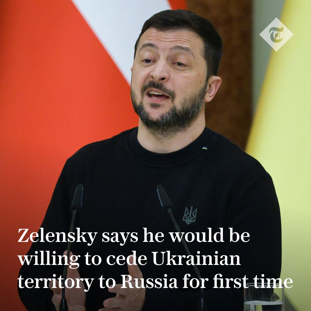 Telegraph's tweet image. 🚨 BREAKING: Vlodymr Zelensky said he is willing to cede territory to Russia to end the war for the first time

The Ukrainian president said his country could give up land temporarily in exchange for a ‘Nato umbrella’ over the territory Ukraine still holds