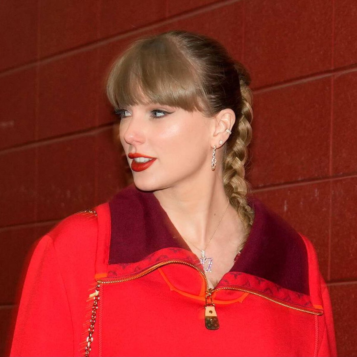 besttofswift's tweet photo. angel 🤍 https://t.co/o4v2tqr3cE