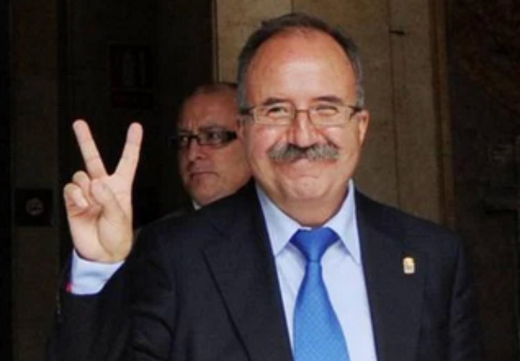 👉Juicio a Valcárcel por caso desaladora previsto para el 15 septiembre de 2027. 

👉Juicio al ex concejal Berberena por caso umbra para el 13 diciembre de 2027. 

👉Una vez celebradas las elecciones autonómicas de mayo de 2027. Que nada perturbe la paz del PP de López Miras.