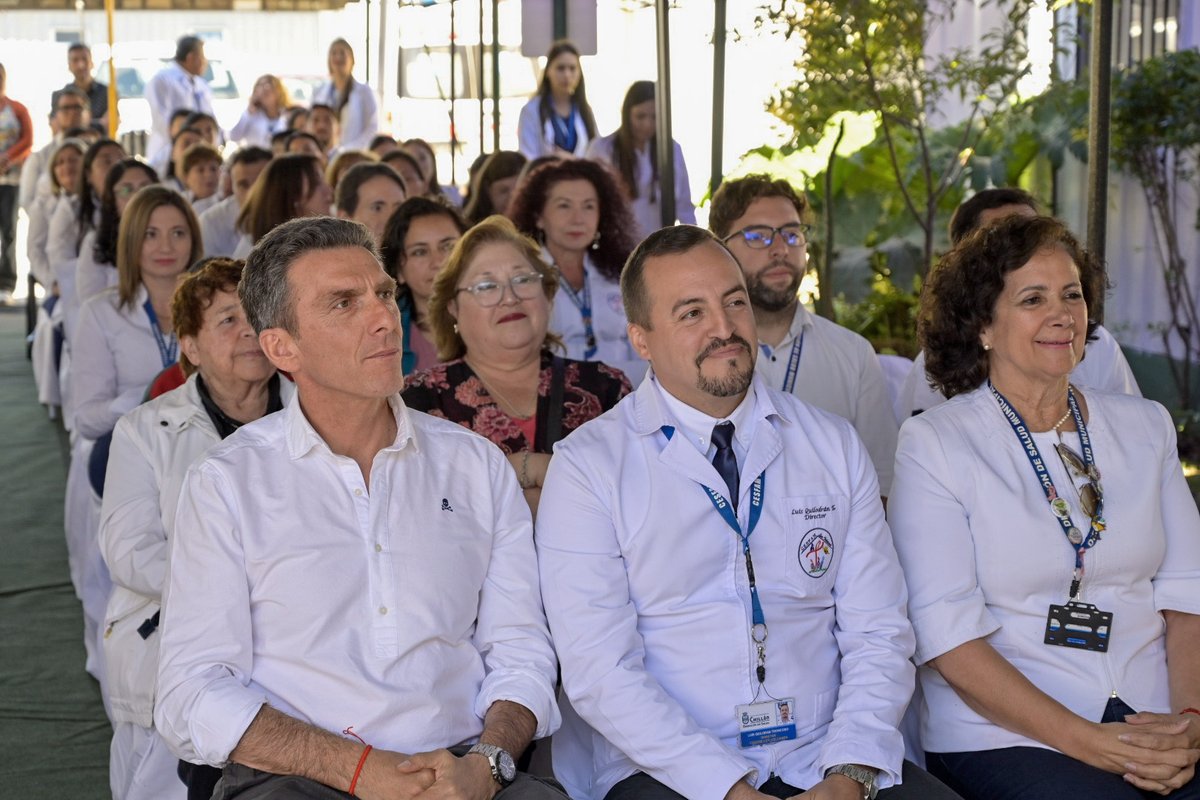 CESFAMVOLCANES1's tweet photo. ||𝗙𝗼𝘁𝗼𝗴𝗿𝗮𝗳𝗶́𝗮𝘀 𝗔𝗻𝗶𝘃𝗲𝗿𝘀𝗮𝗿𝗶𝗼 𝗡° 𝟮𝟮 𝗖𝗲𝘀𝗳𝗮𝗺 𝗟𝗼𝘀 𝗩𝗼𝗹𝗰𝗮𝗻𝗲𝘀||
Compartimos con ustedes también estas hermosas postales de lo que fue la ceremonia por el aniversario N° 22 del Centro de Salud Familiar Los Volcanes 👏👏👏 https://t.co/lY49weL9RL