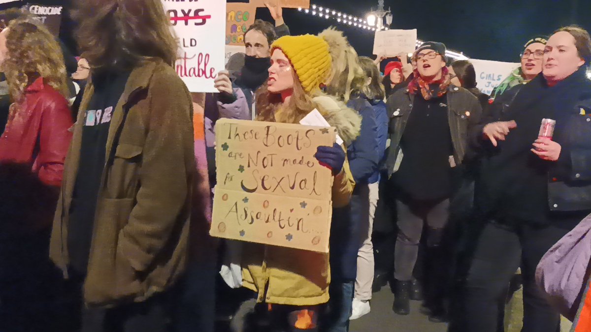 SussexIncidents's tweet photo. Traffic update : Reclaim The Night March has concluded in Pavilion Gardens.
There was no impact on any trafficz thanks to @sussex_police and the event marshalls.
@SussexTW @SylvMelB @imjustbrighton_
@RegencyRadio #Brighton #rtnbrighton https://t.co/vaj5xRTmwJ