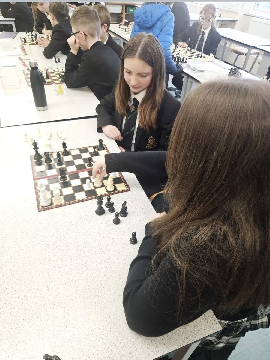 PrincipalKAR's tweet photo. A great week in our Super Curriculum! Students learning new skills, and working on various projects. Chess group trying out Fisher Random Chess, Production working on directing scenes and set design for the Wizard of Oz, STEM group building chairs! #proudtoberingmer https://t.co/PEYaK87fWn