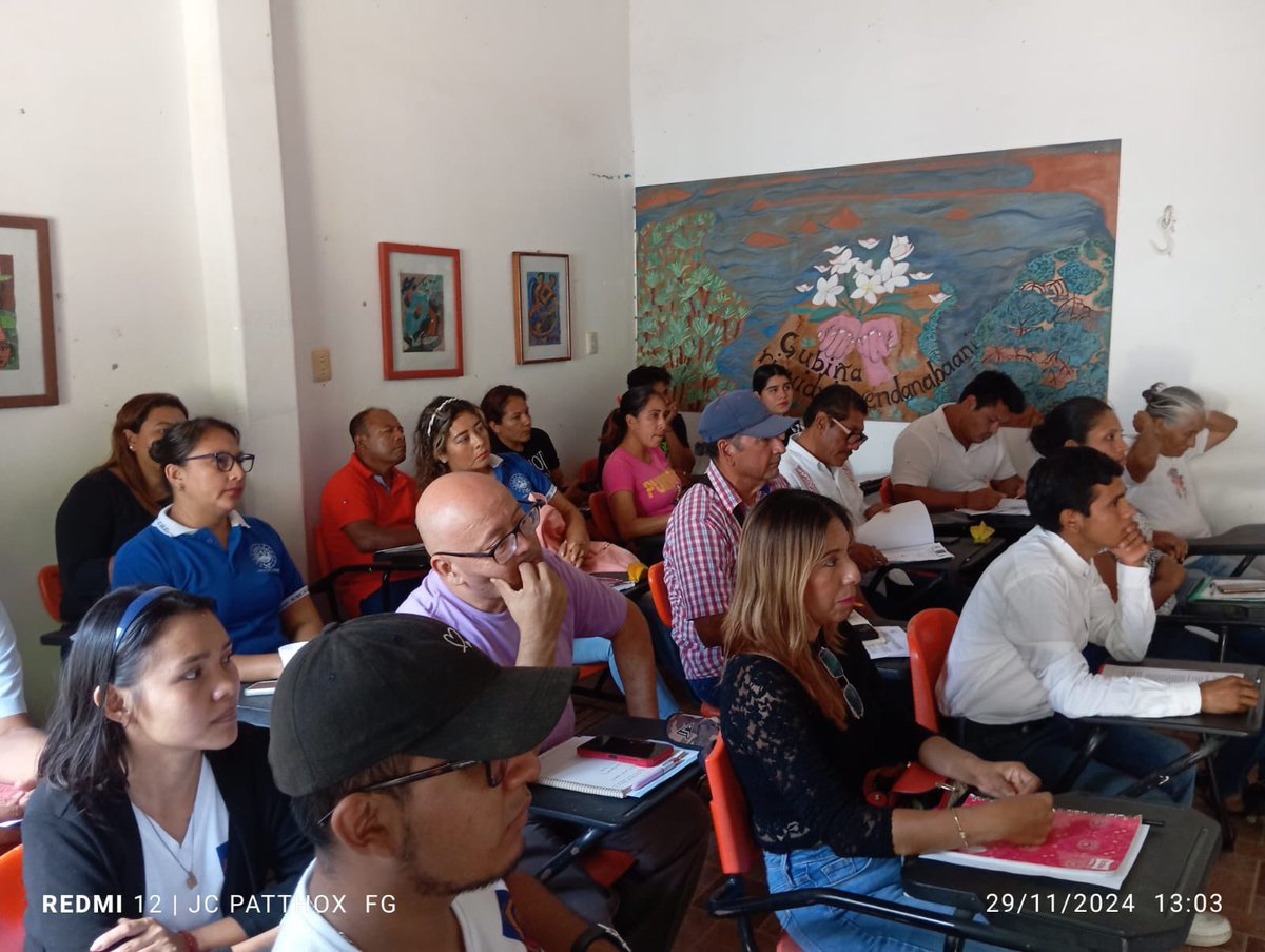 parastoo_mesri's tweet photo. El día de hoy la compartencia fue a través del taller "Derechos Colectivos de las Naciones Originarias", dirigido al estudiantado de la licenciatura en Derecho Comunal del Centro Universitario Comunal (CUC) de Unión Hidalgo (Ranchu Gubiña) de la Universidad Autónoma Comunal de Oaxaca (@UacoComunica ). @rigovqz