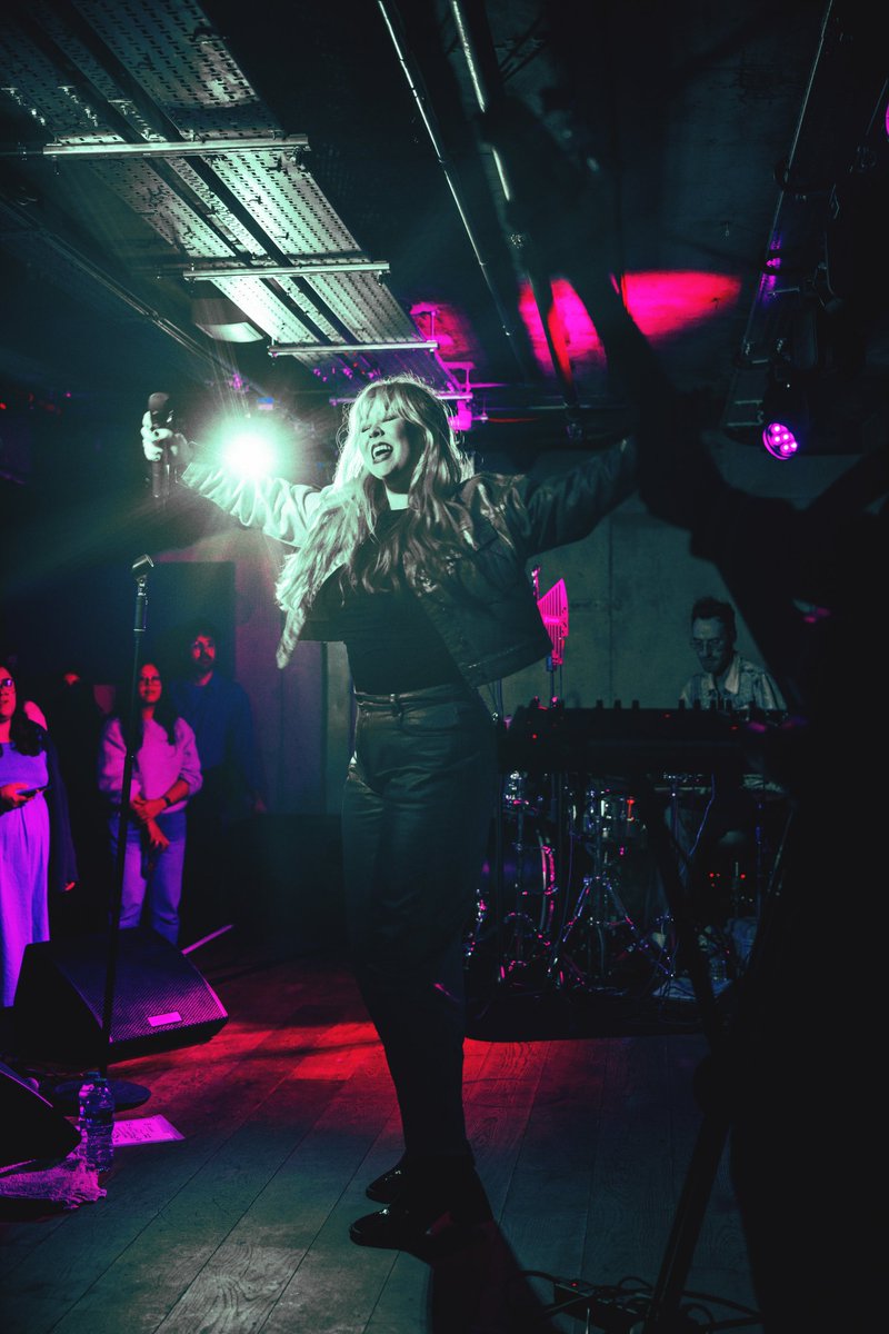litanymusic's tweet photo. no comeback is complete without a sold out headline show bby !!! https://t.co/M6HYLJaJUp